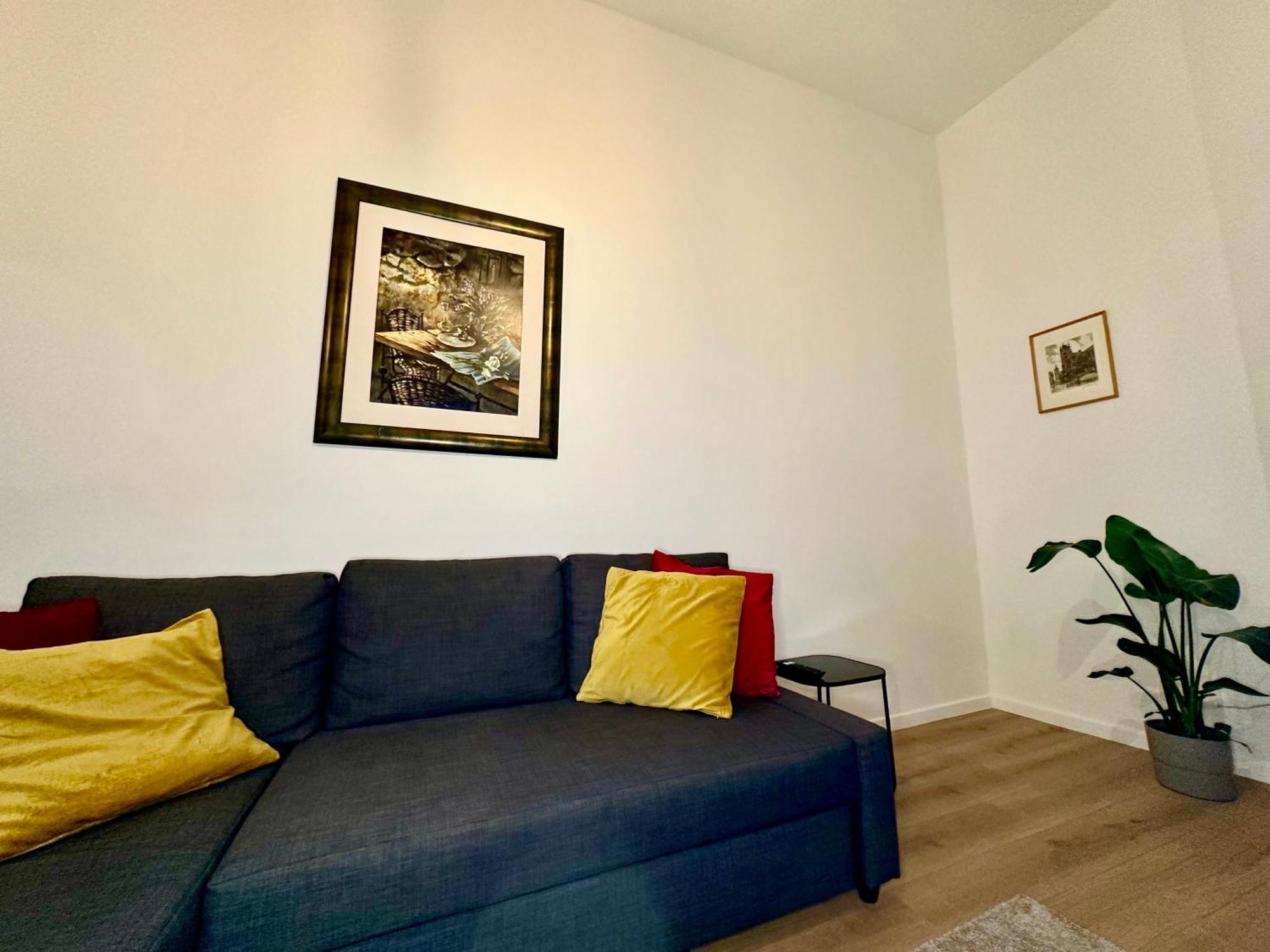 Luxury Apartment *